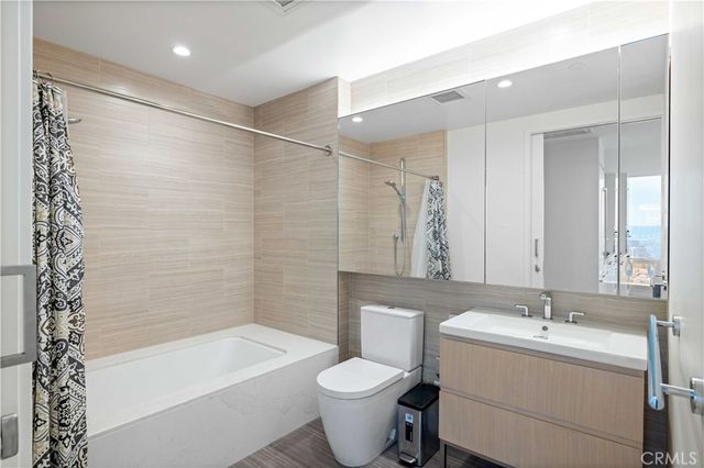 877 Francisco Street 4111, Los Angeles, CA 90017