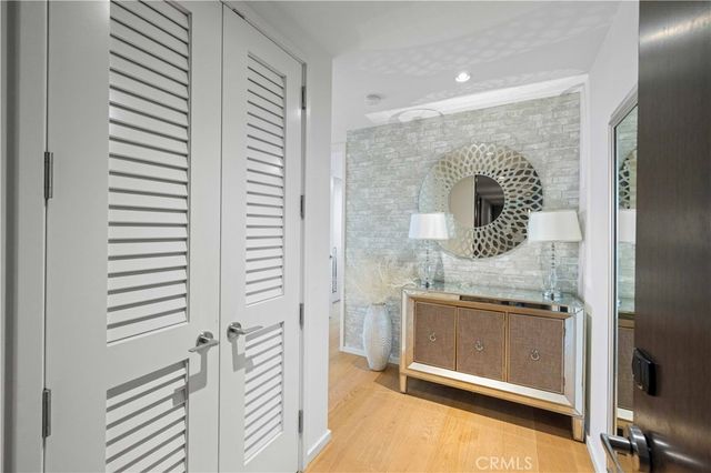 877 Francisco Street 4111, Los Angeles, CA 90017