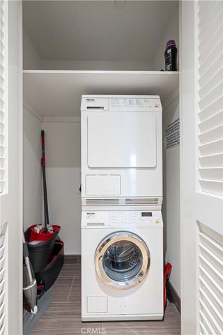 877 Francisco Street 4111, Los Angeles, CA 90017