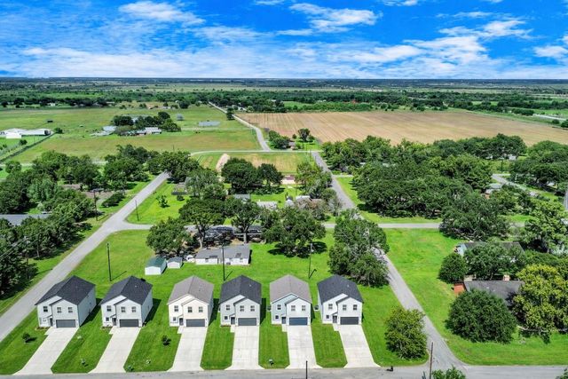 414 N 4th Street, Beasley, TX 77417
