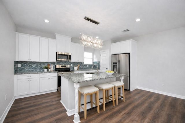 414 N 4th Street, Beasley, TX 77417