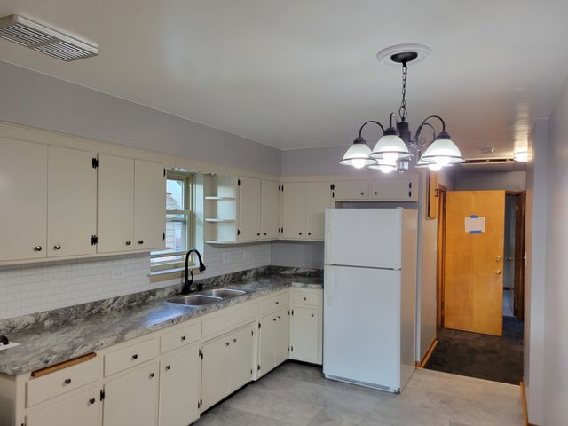 3213 Cuyler Avenue, Berwyn, IL 60402