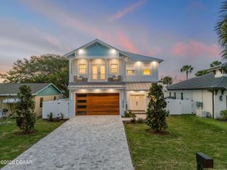 210 Due East Street, New Smyrna Beach, FL 32169