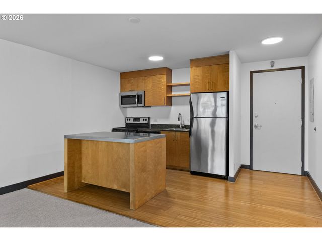 255 Sw HARRISON St 15C, Portland, OR 97201