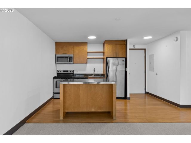 255 Sw HARRISON St 15C, Portland, OR 97201