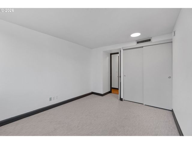 255 Sw HARRISON St 15C, Portland, OR 97201