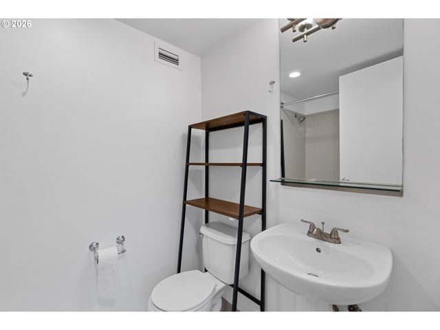 255 Sw HARRISON St 15C, Portland, OR 97201