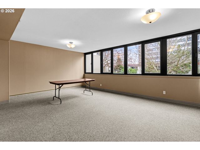 255 Sw HARRISON St 15C, Portland, OR 97201