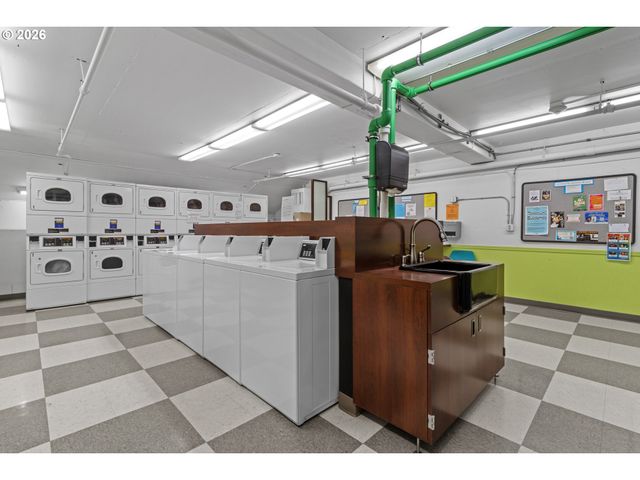 255 Sw HARRISON St 15C, Portland, OR 97201