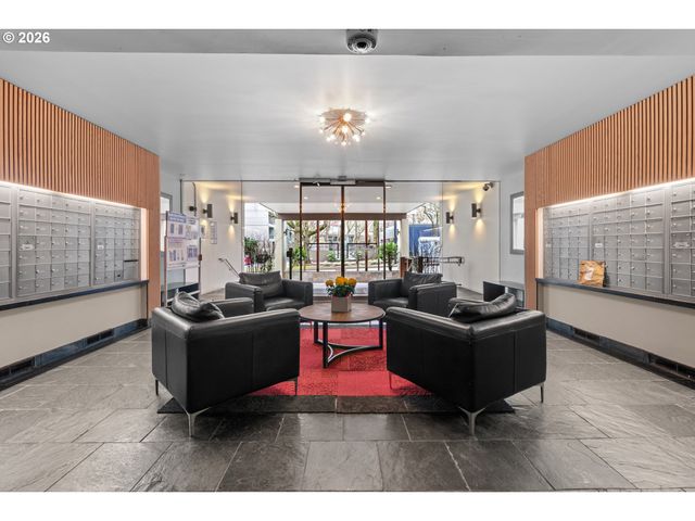 255 Sw HARRISON St 15C, Portland, OR 97201