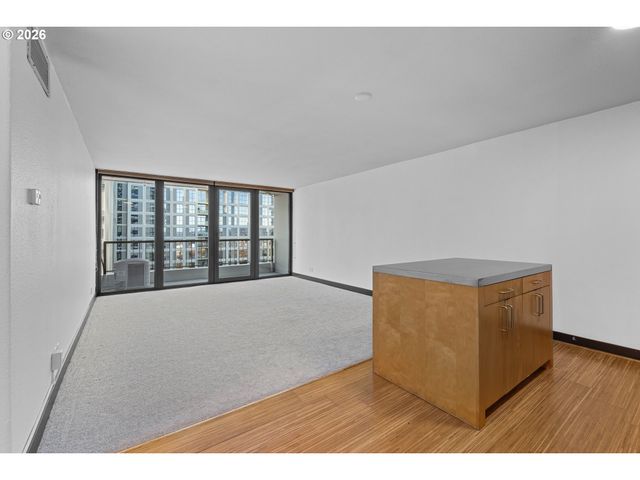 255 Sw HARRISON St 15C, Portland, OR 97201