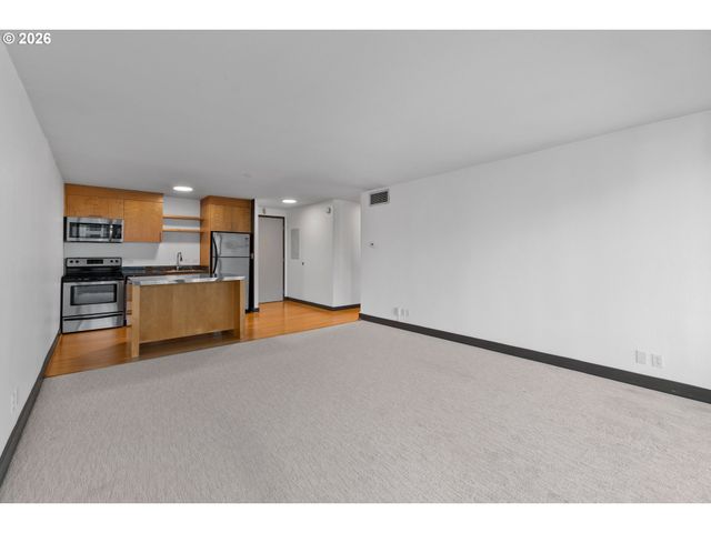 255 Sw HARRISON St 15C, Portland, OR 97201