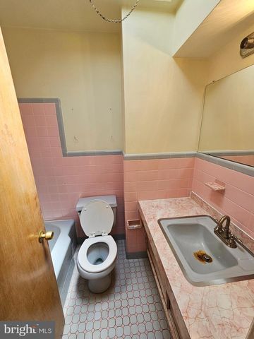 1204 E MOUNT AIRY AVE, Philadelphia, PA 19150