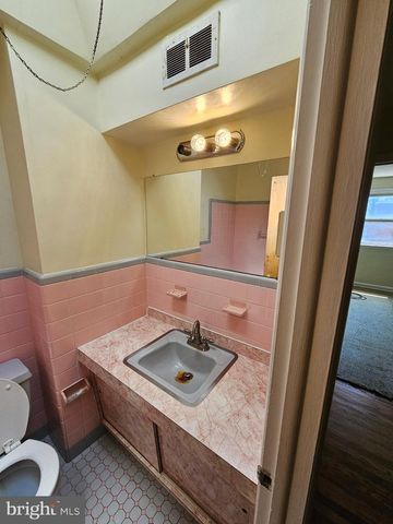 1204 E MOUNT AIRY AVE, Philadelphia, PA 19150