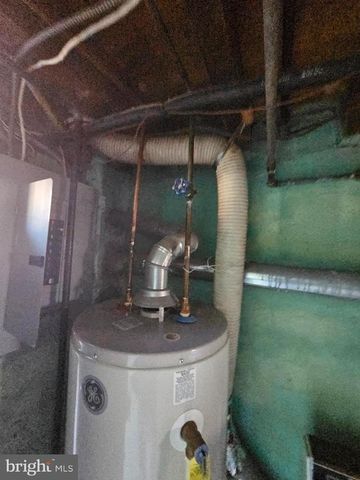 1204 E MOUNT AIRY AVE, Philadelphia, PA 19150