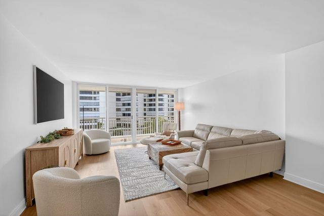 3546 S Ocean Boulevard 503, South Palm Beach, FL 33480