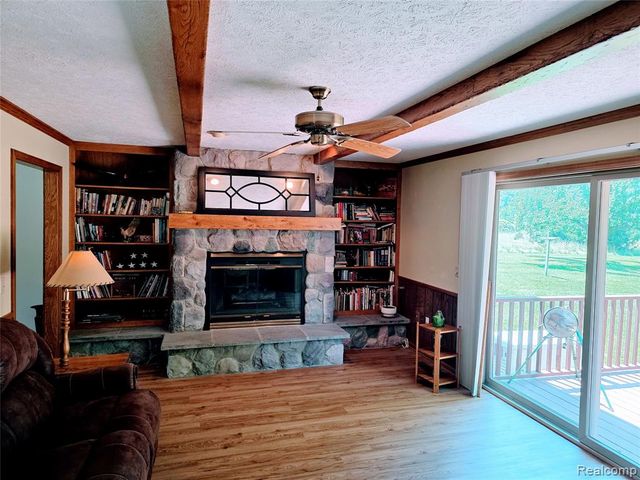 3581 N Burkhart Road, Howell, MI 48855