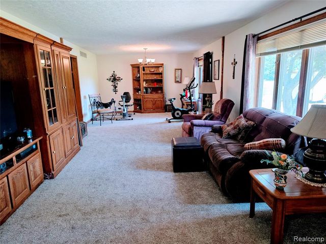 3581 N Burkhart Road, Howell, MI 48855