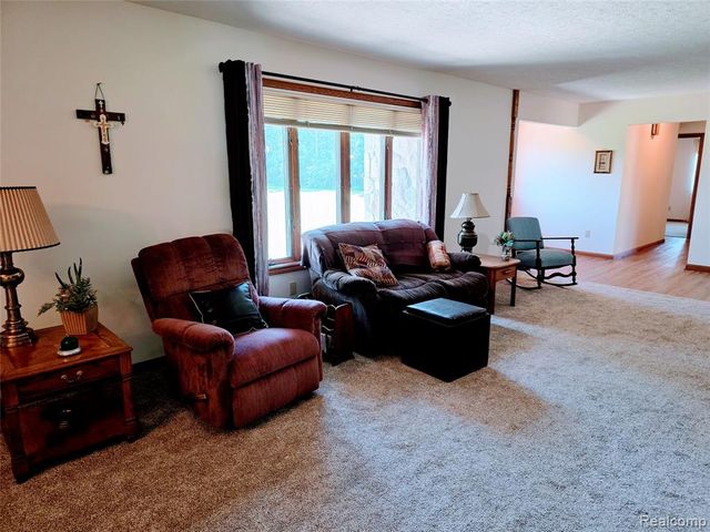 3581 N Burkhart Road, Howell, MI 48855