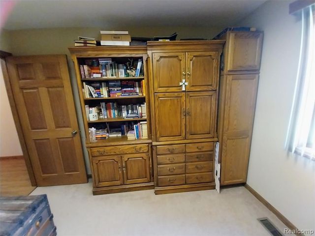 3581 N Burkhart Road, Howell, MI 48855