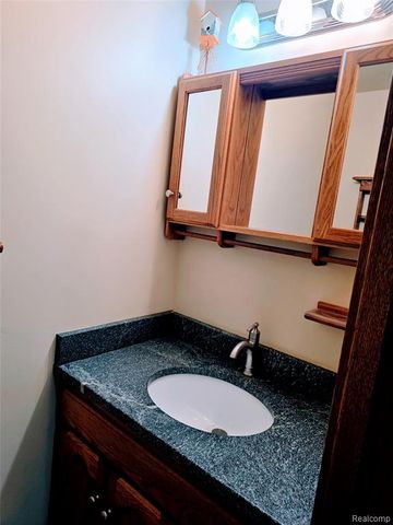 3581 N Burkhart Road, Howell, MI 48855