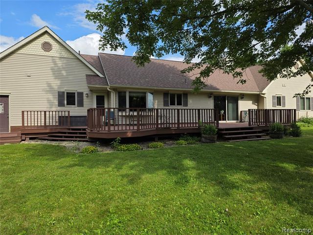 3581 N Burkhart Road, Howell, MI 48855