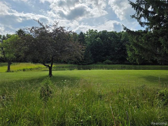 3581 N Burkhart Road, Howell, MI 48855