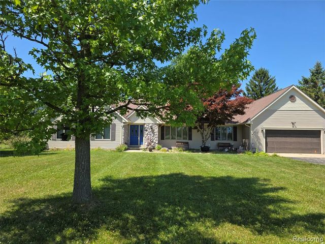 3581 N Burkhart Road, Howell, MI 48855