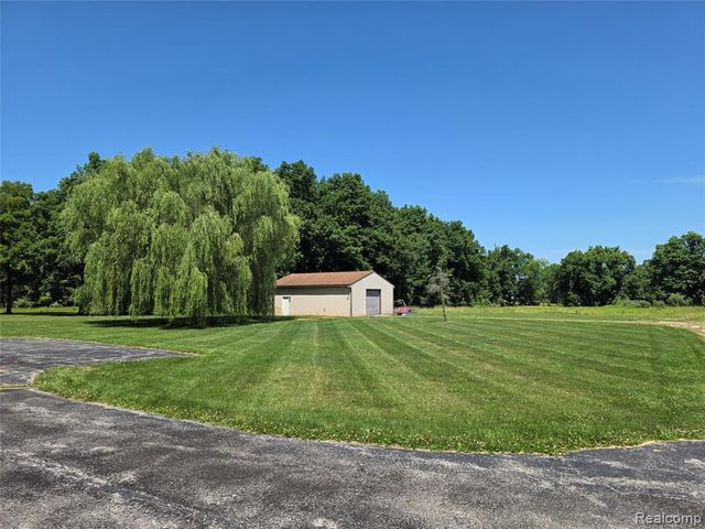 3581 N Burkhart Road, Howell, MI 48855
