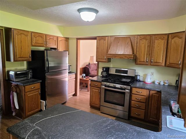 3581 N Burkhart Road, Howell, MI 48855