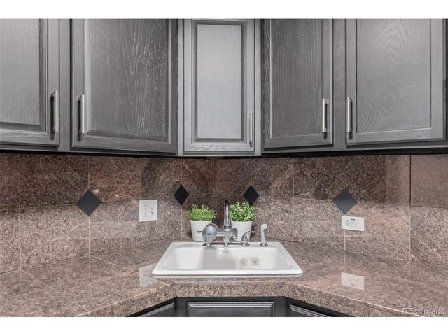 1390 N Emerson St 101, Denver, CO 80218