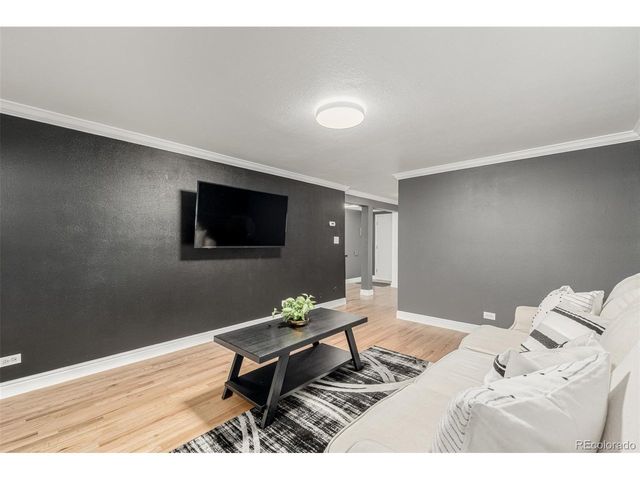 1390 N Emerson St 101, Denver, CO 80218