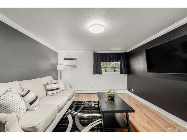 1390 N Emerson St 101, Denver, CO 80218