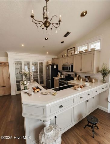 3008 Mulberry Lane E, Greenville, NC 27858