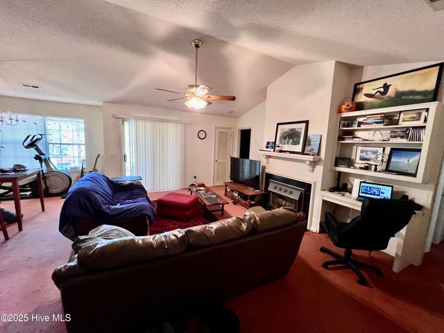 3008 Mulberry Lane E, Greenville, NC 27858