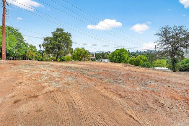 2147 Sunset Drive, Escondido, CA 92025