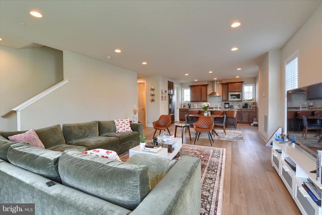 3100 EGRETON RD, Mechanicsburg, PA 17055
