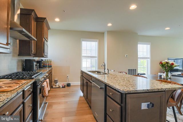 3100 EGRETON RD, Mechanicsburg, PA 17055