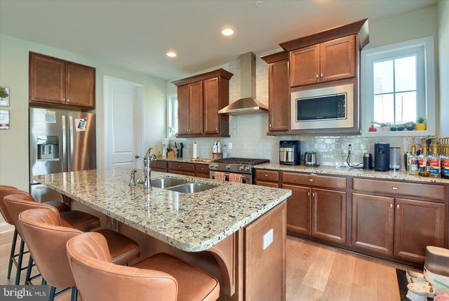 3100 EGRETON RD, Mechanicsburg, PA 17055