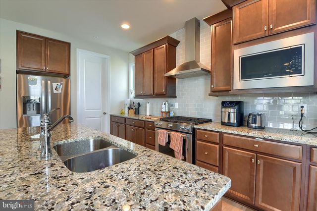 3100 EGRETON RD, Mechanicsburg, PA 17055