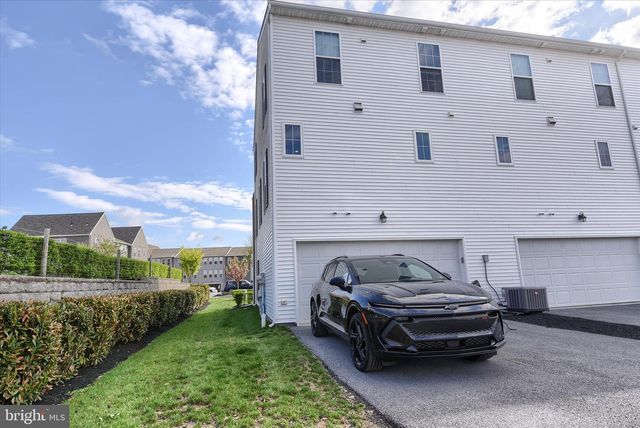 3100 EGRETON RD, Mechanicsburg, PA 17055