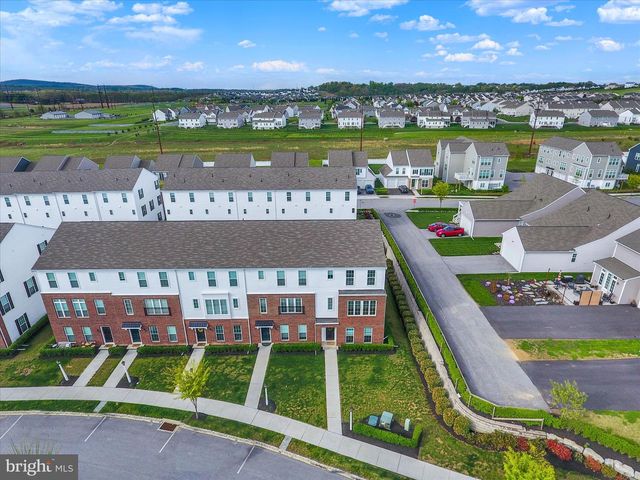 3100 EGRETON RD, Mechanicsburg, PA 17055