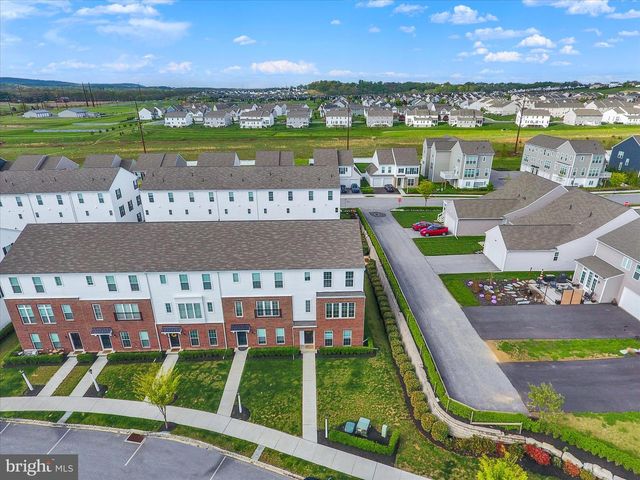 3100 EGRETON RD, Mechanicsburg, PA 17055