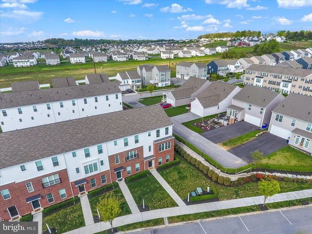 3100 EGRETON RD, Mechanicsburg, PA 17055