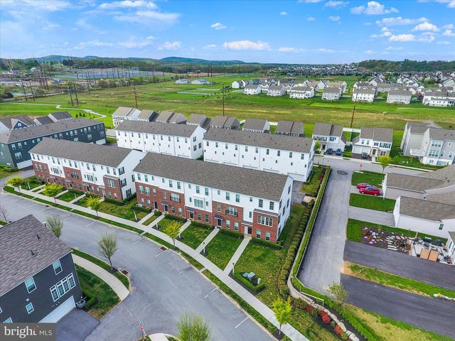 3100 EGRETON RD, Mechanicsburg, PA 17055