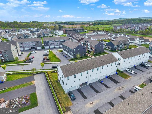 3100 EGRETON RD, Mechanicsburg, PA 17055