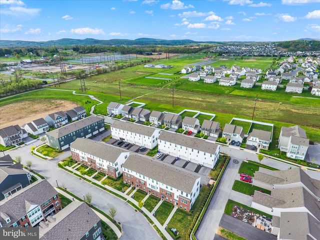 3100 EGRETON RD, Mechanicsburg, PA 17055