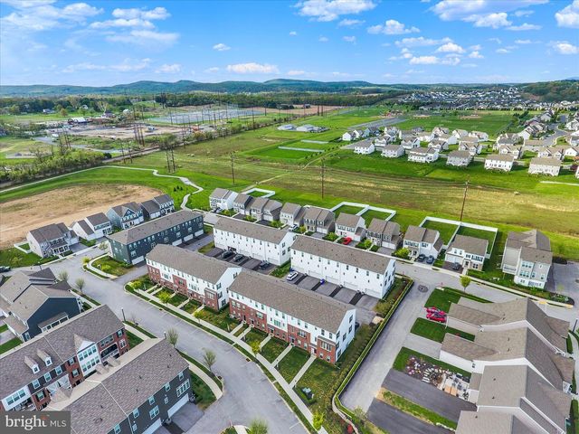 3100 EGRETON RD, Mechanicsburg, PA 17055
