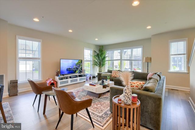 3100 EGRETON RD, Mechanicsburg, PA 17055