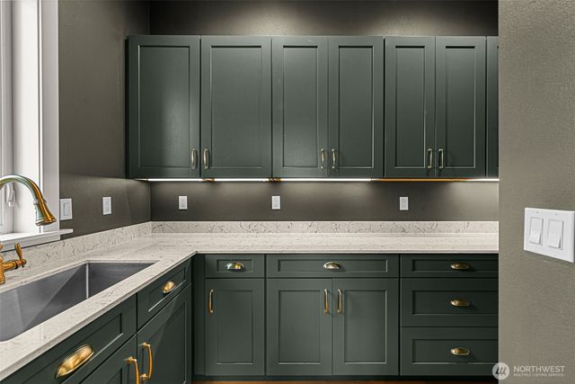 327 23rd Street NE, East Wenatchee, WA 98802